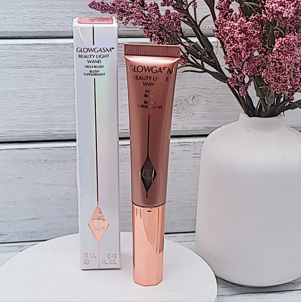 Charlotte Tilbury Glowgasm Beauty Light Wand High Blush
